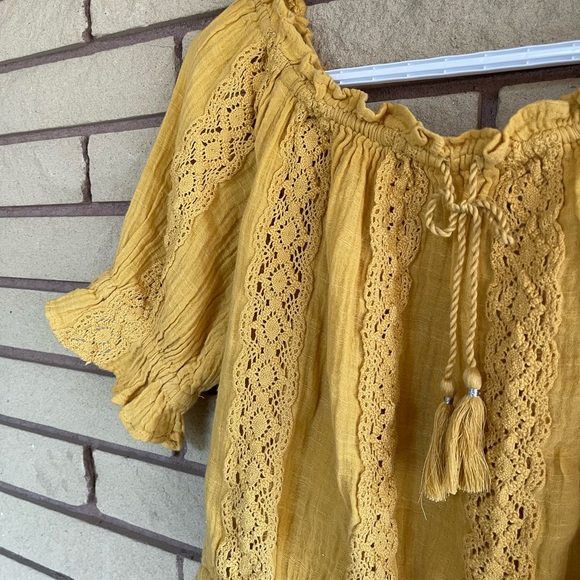 Cropped off the shoulder top - Picture 6 of 7